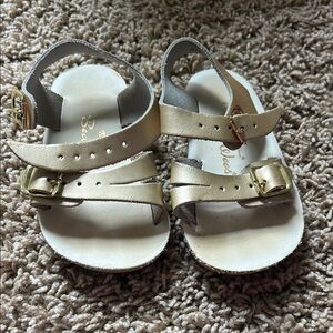 Little kids gold sea wees sandals